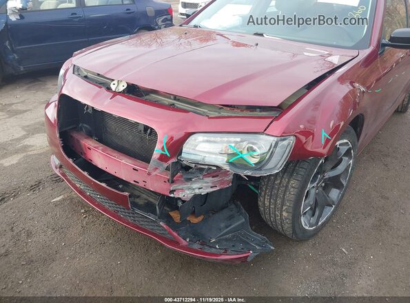 2C3CCAAG3NH236722 2022 CHRYSLER 300 Бордовый Вид спереди