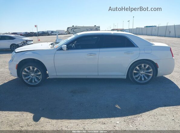 2C3CCAAG8GH313765 2016 CHRYSLER 300 Белый Панорамный вид салона 360°