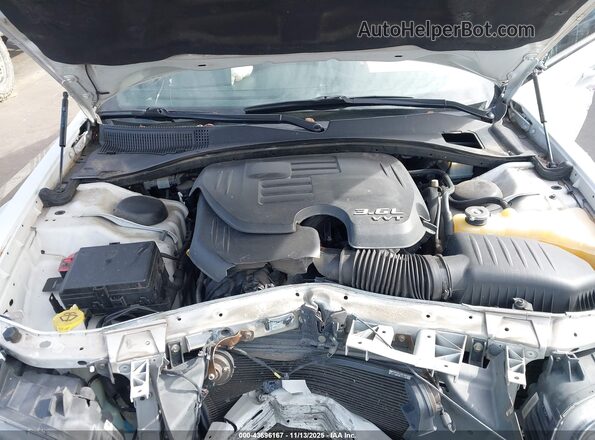 2C3CCABG9GH324921 2016 CHRYSLER 300 Белый Вид сзади