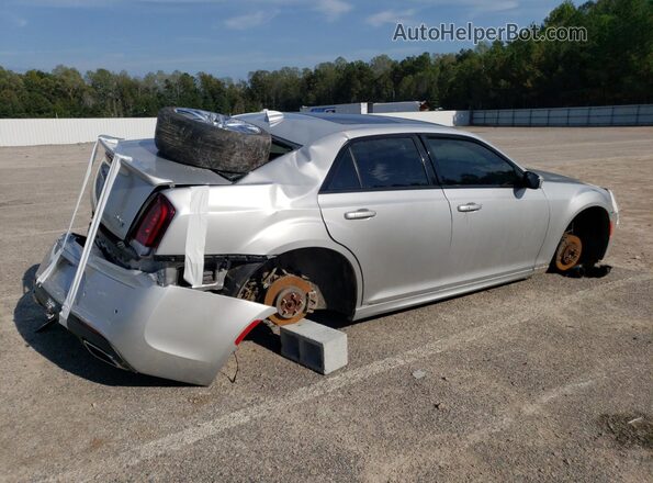 2C3CCABT8MH537495 2021 CHRYSLER 300 Silver Trasero derecho