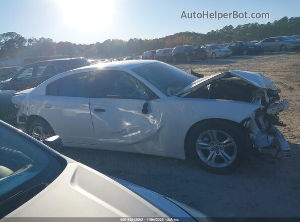 2C3CDXBG4NH204585 2022 DODGE CHARGER White Rear interior view