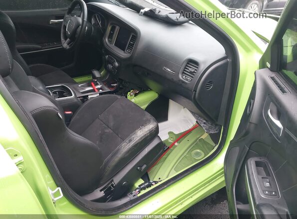 2C3CDXCT9PH698327 2023 DODGE CHARGER Зеленый Вид салона спереди