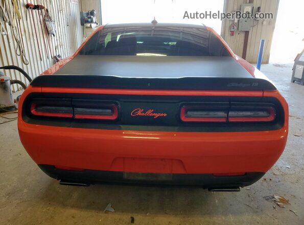 2C3CDZBT1LH188979 2020 DODGE CHALLENGER Оранжевый Вид сзади