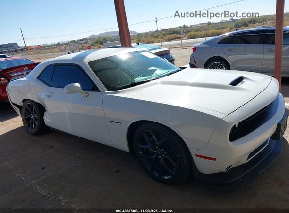 2C3CDZBT1NH242767 2022 DODGE CHALLENGER Белый Вид задней части салона