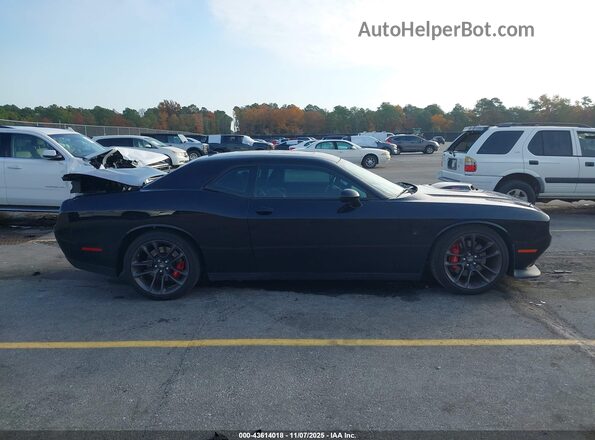 2C3CDZFJ2NH215652 2022 DODGE CHALLENGER Черный Вид задней части салона