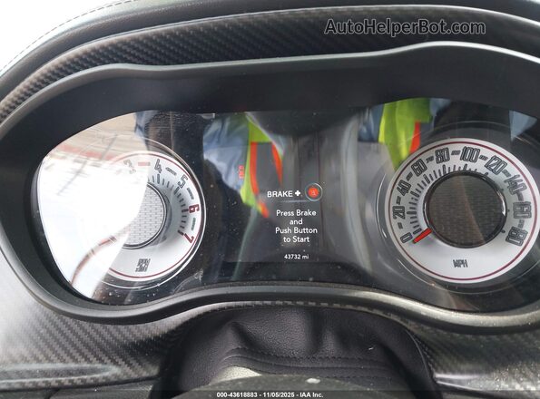 2C3CDZFJ7PH617993 2023 DODGE CHALLENGER Зеленый Вид задних сидений