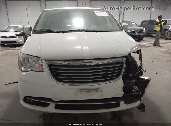 2C4RC1BG3GR140977 2016 CHRYSLER TOWN & COUNTRY Белый Вид щитка приборов