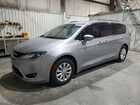 2018 Chrysler Pacifica Touring L Silver vin: 2C4RC1BG7JR141802
