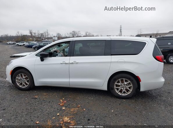2C4RC1CG4RR201948 2024 CHRYSLER VOYAGER Белый Вид задней части салона