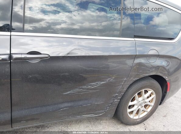 2C4RC1CG5PR606133 2023 CHRYSLER VOYAGER Серый Вид спереди