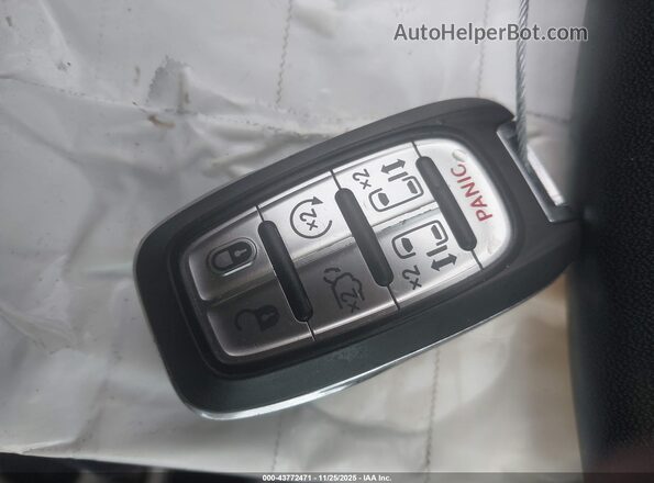 2C4RC1CG6PR621627 2023 CHRYSLER VOYAGER Черный Вид панели приборов
