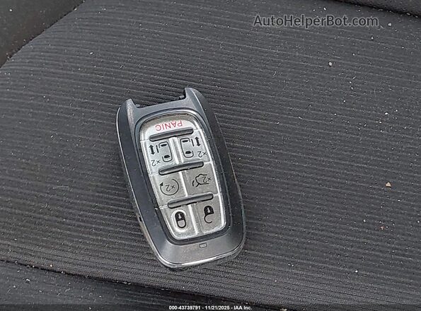 2C4RC1CG7RR131619 2024 CHRYSLER VOYAGER Серебряный Вид панели приборов