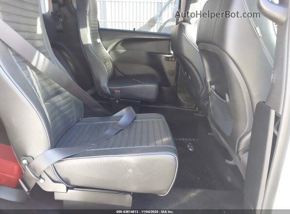 2C4RC1CG7SR580417 2025 CHRYSLER VOYAGER Белый Вид наклейки с VIN-кодом
