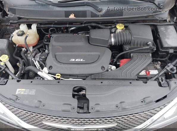 2C4RC1EG2HR584980 2017 CHRYSLER PACIFICA Dark Brown Вид сзади
