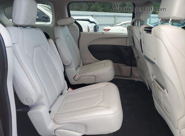 2C4RC1EG9HR817222 2017 CHRYSLER PACIFICA Красный Вид задней части салона