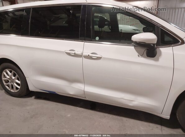 2C4RC1FG3PR555646 2023 CHRYSLER PACIFICA White Front view