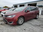2019 Chrysler Pacifica Touring Plus Burgundy vin: 2C4RC1FG8KR556333