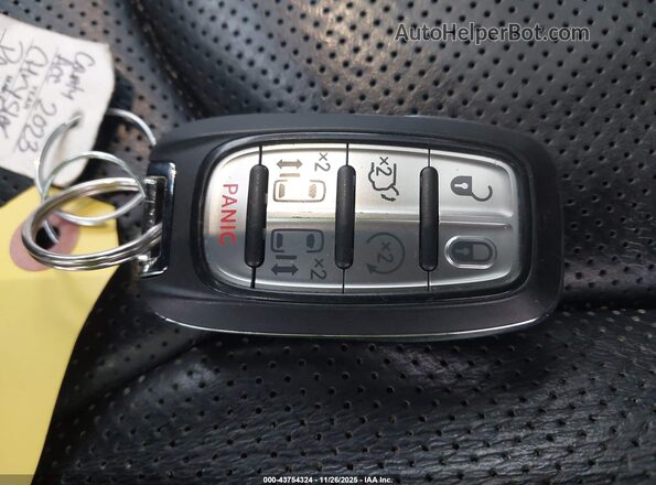 2C4RC1GG3PR500208 2023 CHRYSLER PACIFICA Blue Dashboard view