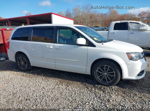 2C4RDGCG7GR279556 2016 DODGE GRAND CARAVAN White Rear interior view