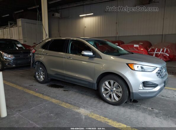 2FMPK4K90NBA38048 2022 FORD EDGE Серебряный Передняя правая четверть