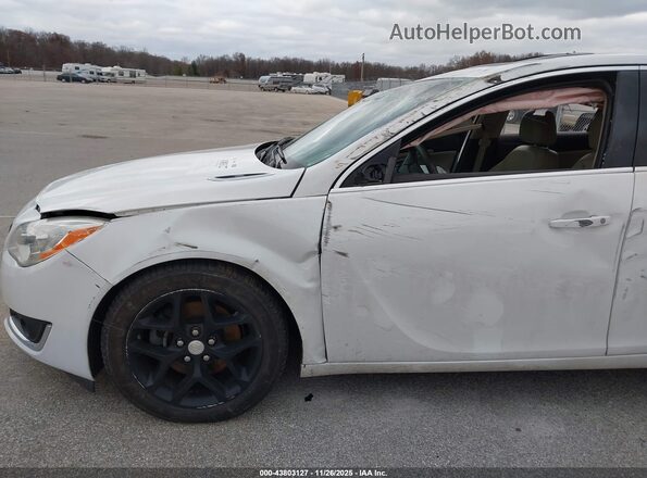 2G4GL5EX3H9137469 2017 BUICK REGAL White Widok z przodu