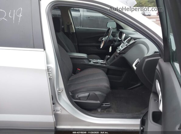 2GNALCEK6H1587108 2017 CHEVROLET EQUINOX Серебряный Вид салона спереди