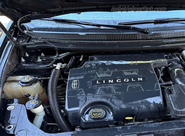 2LMHJ5NK7JBL02473 2018 LINCOLN MKT Black Widok komory silnika