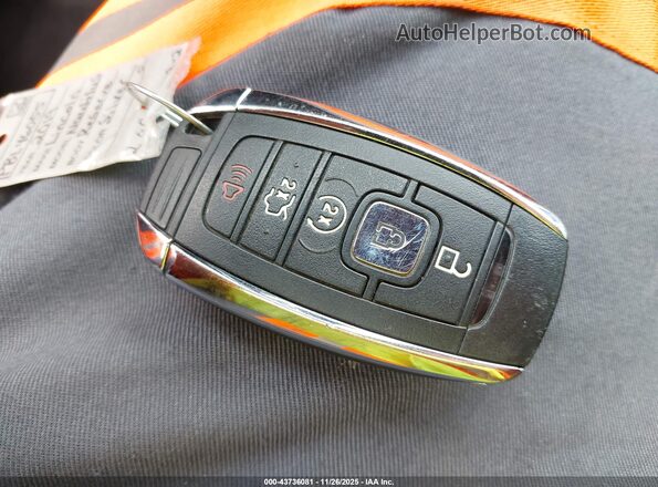 2LMPJ6L97KBL46055 2019 LINCOLN NAUTILUS Серый Вид панели приборов