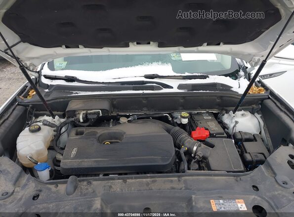 2LMPJ8K90MBL16170 2021 LINCOLN NAUTILUS White Вид ззаду