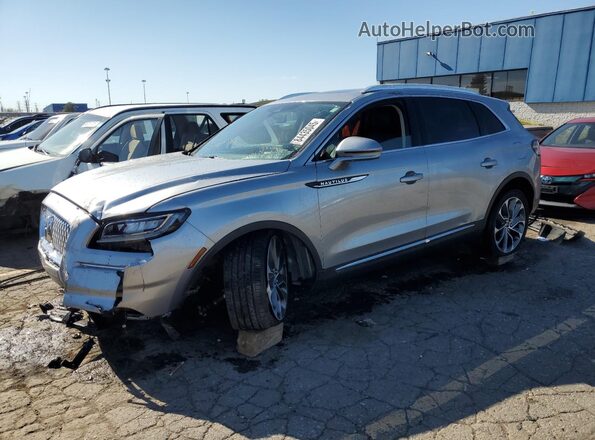 2LMPJ8K96PBL02598 2023 LINCOLN NAUTILUS Silver Vista tres cuartos delantera izquierda