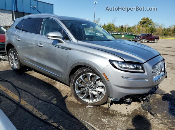 2LMPJ8K96PBL02598 2023 LINCOLN NAUTILUS Silver Delantero derecho