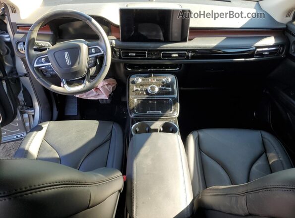 2LMPJ8K96PBL02598 2023 LINCOLN NAUTILUS Silver Vista del salpicadero