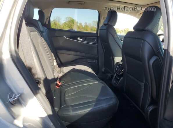 2LMPJ8K96PBL02598 2023 LINCOLN NAUTILUS Silver Vista interior trasera