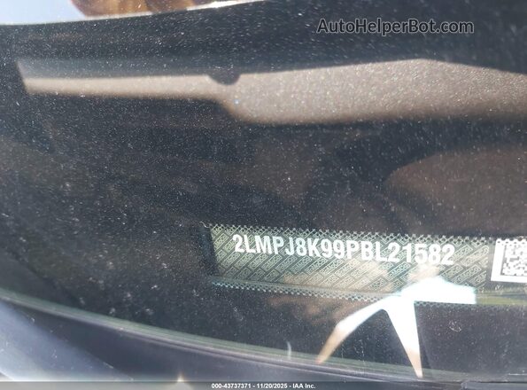 2LMPJ8K99PBL21582 2023 LINCOLN NAUTILUS Серый 