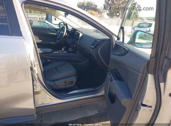 2T2ADCAZ9SC018329 2025 LEXUS NX 250 Серый Вид салона спереди