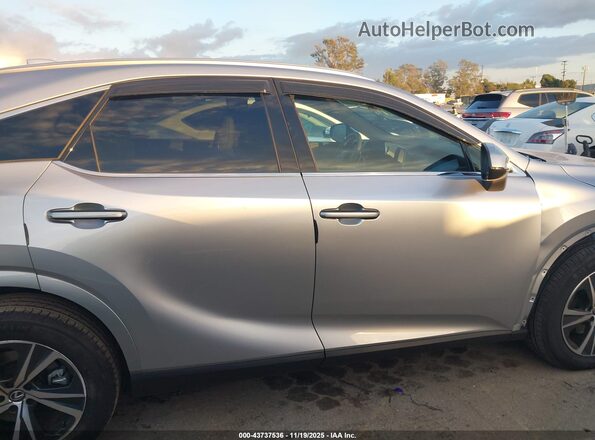 2T2BAMBA9SC064836 2025 LEXUS RX 350 Silver Вид задньої частини салону