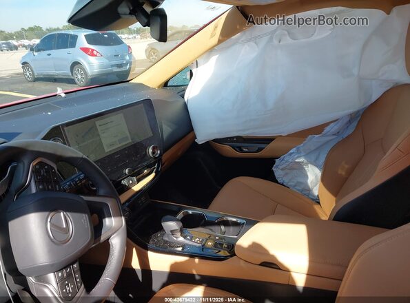 2T2GDCAZ0SC029553 2025 LEXUS NX 250 Red Widok wnętrza z przodu