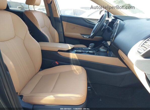 2T2GDCAZ7SC028917 2025 LEXUS NX 250 Серый Вид салона спереди
