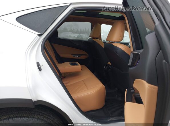 2T2HGCEZ0TC102086 2026 LEXUS NX White Widok naklejki z numerem VIN