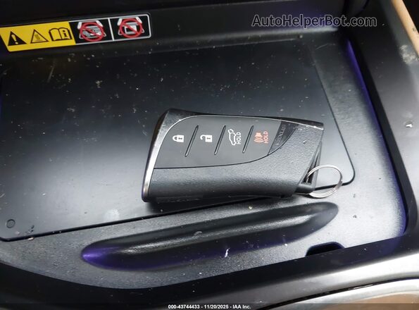2T2HGCEZ0TC102086 2026 LEXUS NX White Widok deski rozdzielczej