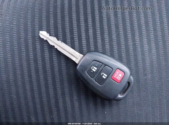 2T3BFREV8GW486806 2016 TOYOTA LE Серебряный Вид панели приборов
