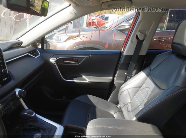 2T3DWRFV3KW022435 2019 TOYOTA LIMITED Красный Вид салона спереди
