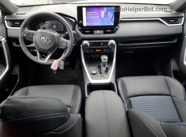 2T3E6RFV8PW044880 2023 TOYOTA RAV4 Silver Widok deski rozdzielczej