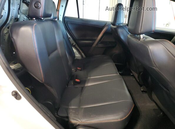 2T3JFREV9HW651386 2017 TOYOTA RAV White Widok wnętrza z tyłu