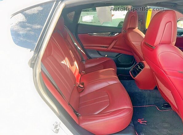 ZAM56RPS0H1236696 2017 MASERATI QUATTROPOR White Вид салону спереду