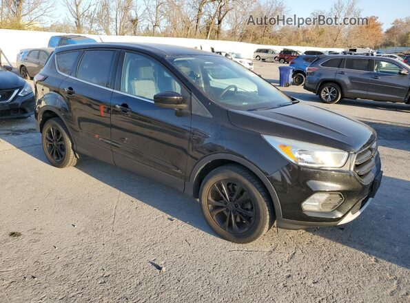1FMCU9GD2HUC16608 2017 FORD ESCAPE Черный Передняя правая четверть