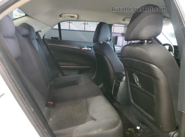 2C3CCAAG0JH308146 2018 CHRYSLER 300 Белый Вид задней части салона