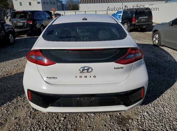 KMHC75LC3HU036504 2017 HYUNDAI IONIQ Белый Вид салона спереди