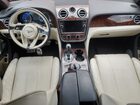 2017 Bentley Bentayga Красный vin: SJAAC2ZV1HC014037