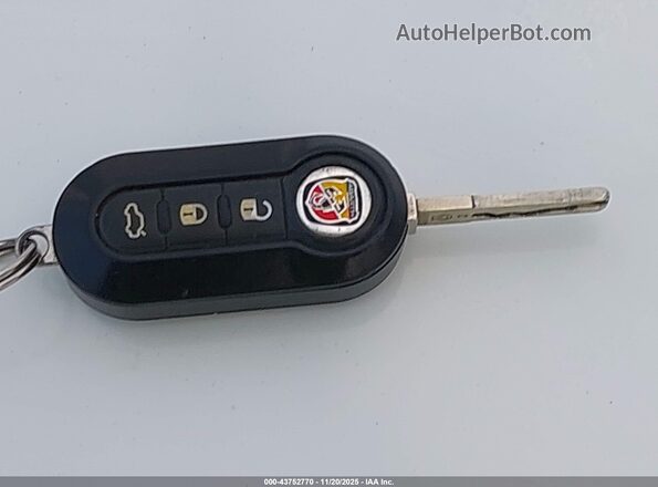 3C3CFFJH1HT548000 2017 FIAT 500C Gray Widok deski rozdzielczej
